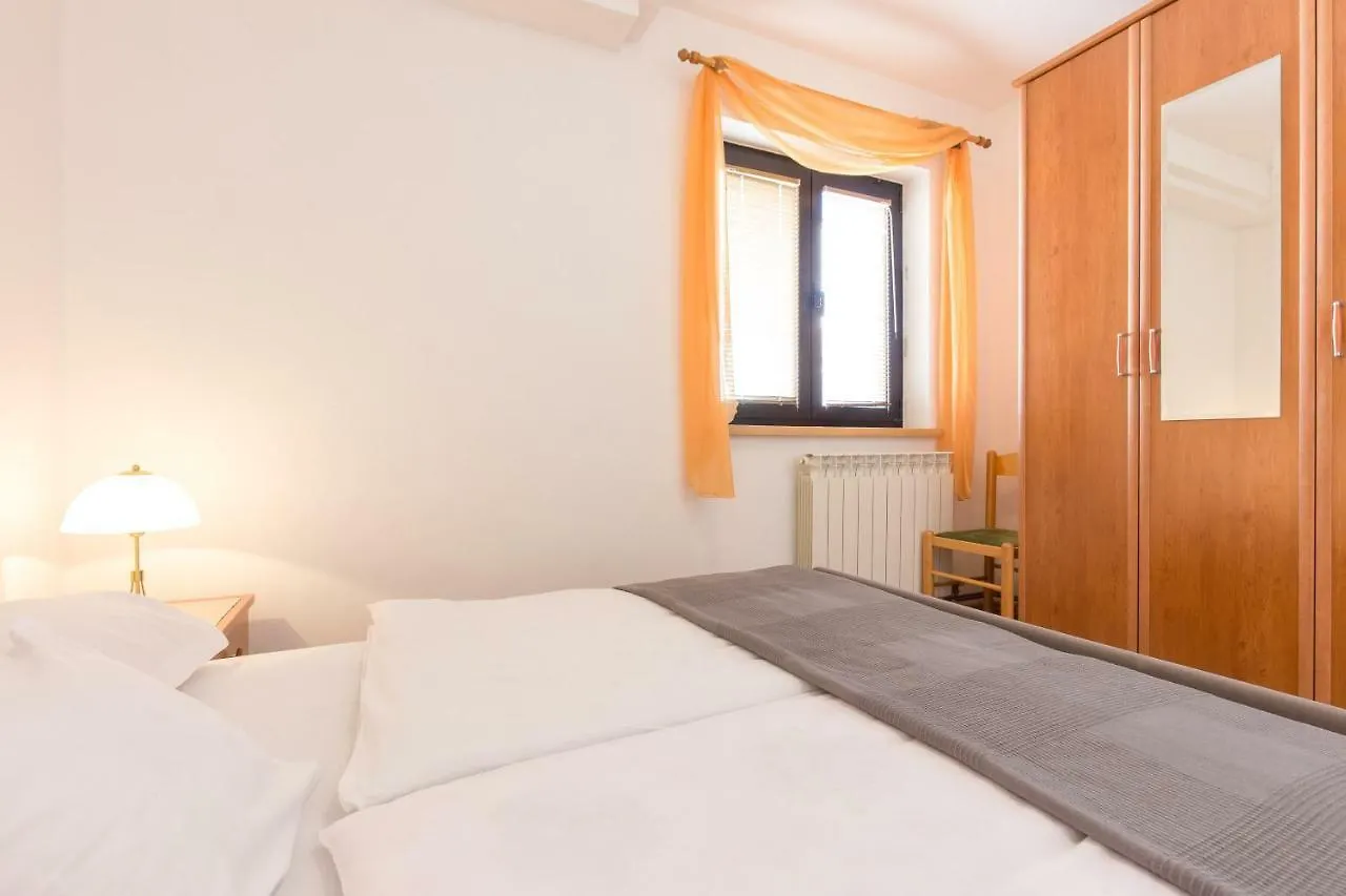 Apartment Villa Paradiso Punat