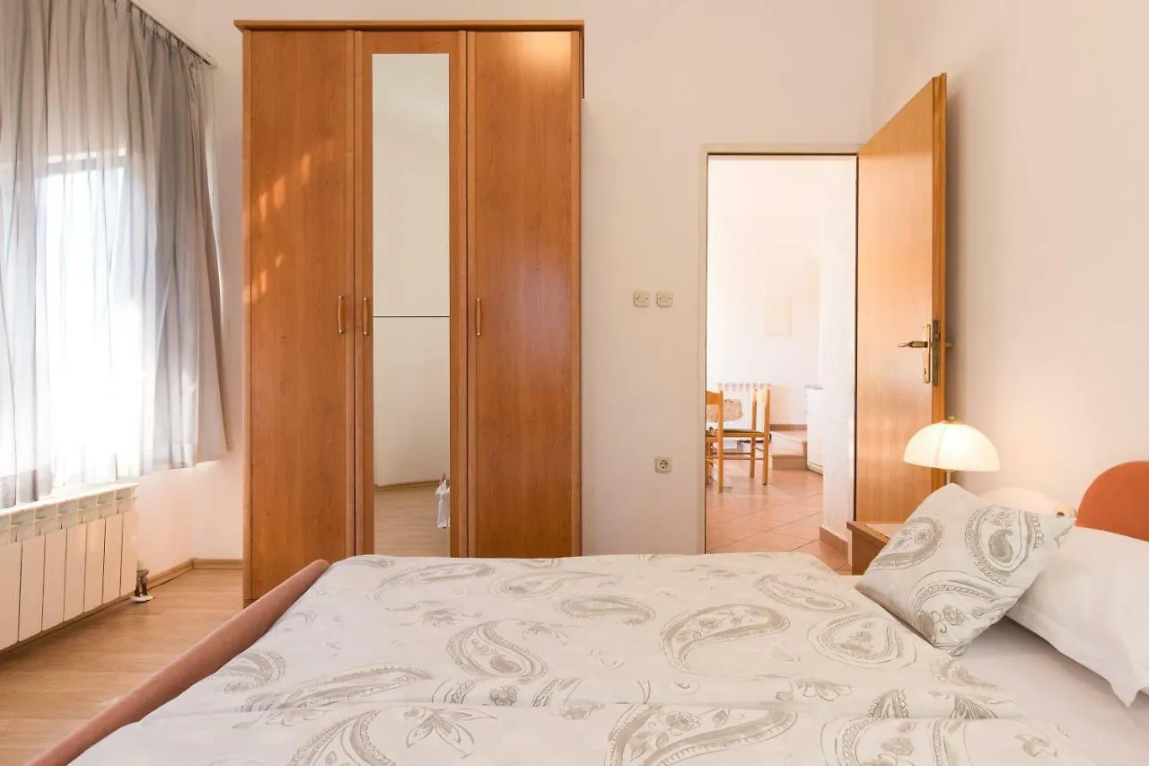 Villa Paradiso Punat 0*,